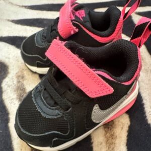 Toddler 4C NIKES
